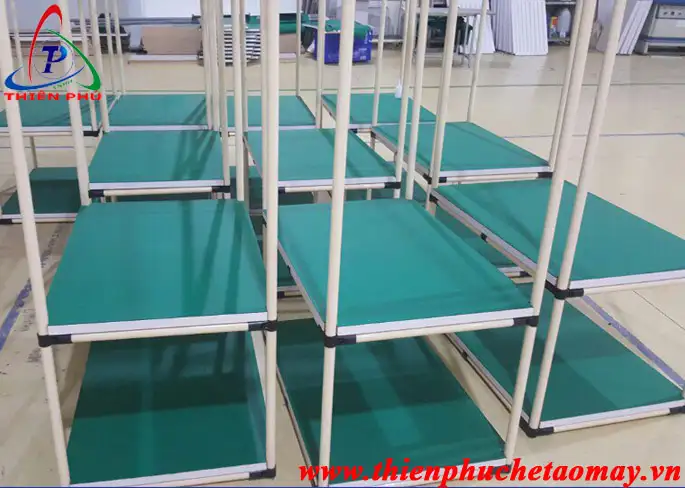 Bàn Thao Tác Ống Thép Bọc Nhựa