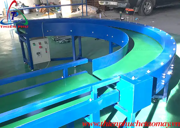 Băng tải góc cong 180 độ