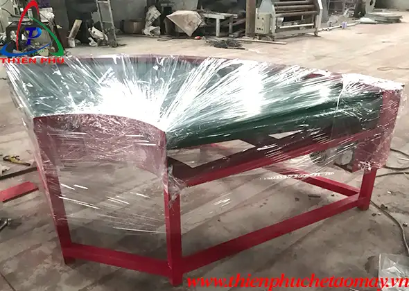 Băng tải góc cong chuyển phát nhanh