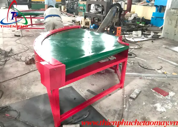 Băng tải góc cong chuyển phát nhanh
